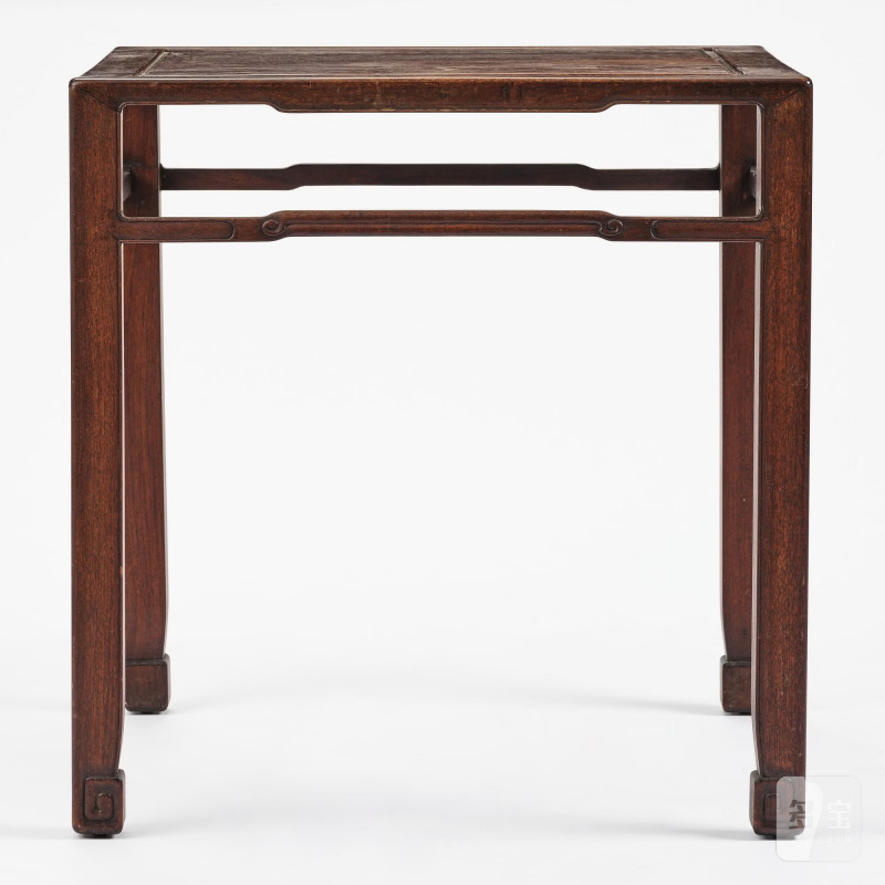 A hardwood table, - 图4